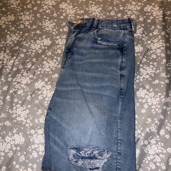 American Eagle Ripped Jeans - Picture 7 of 8